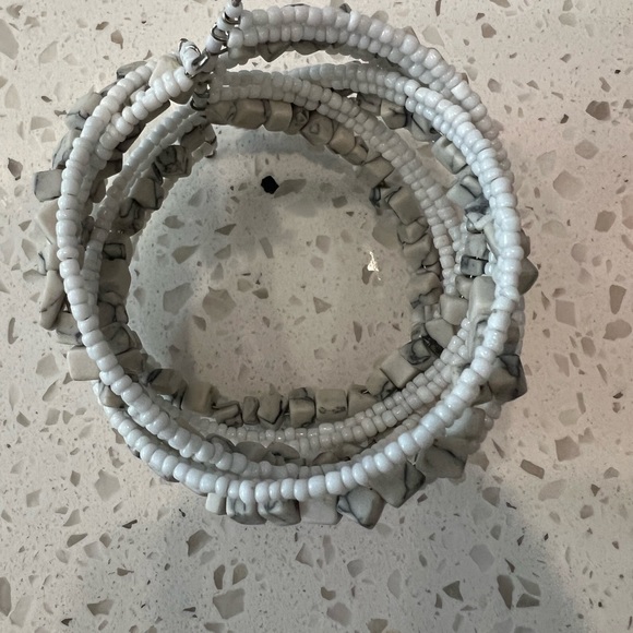 Natural howlite  bead Bracelet. - Picture 5 of 7